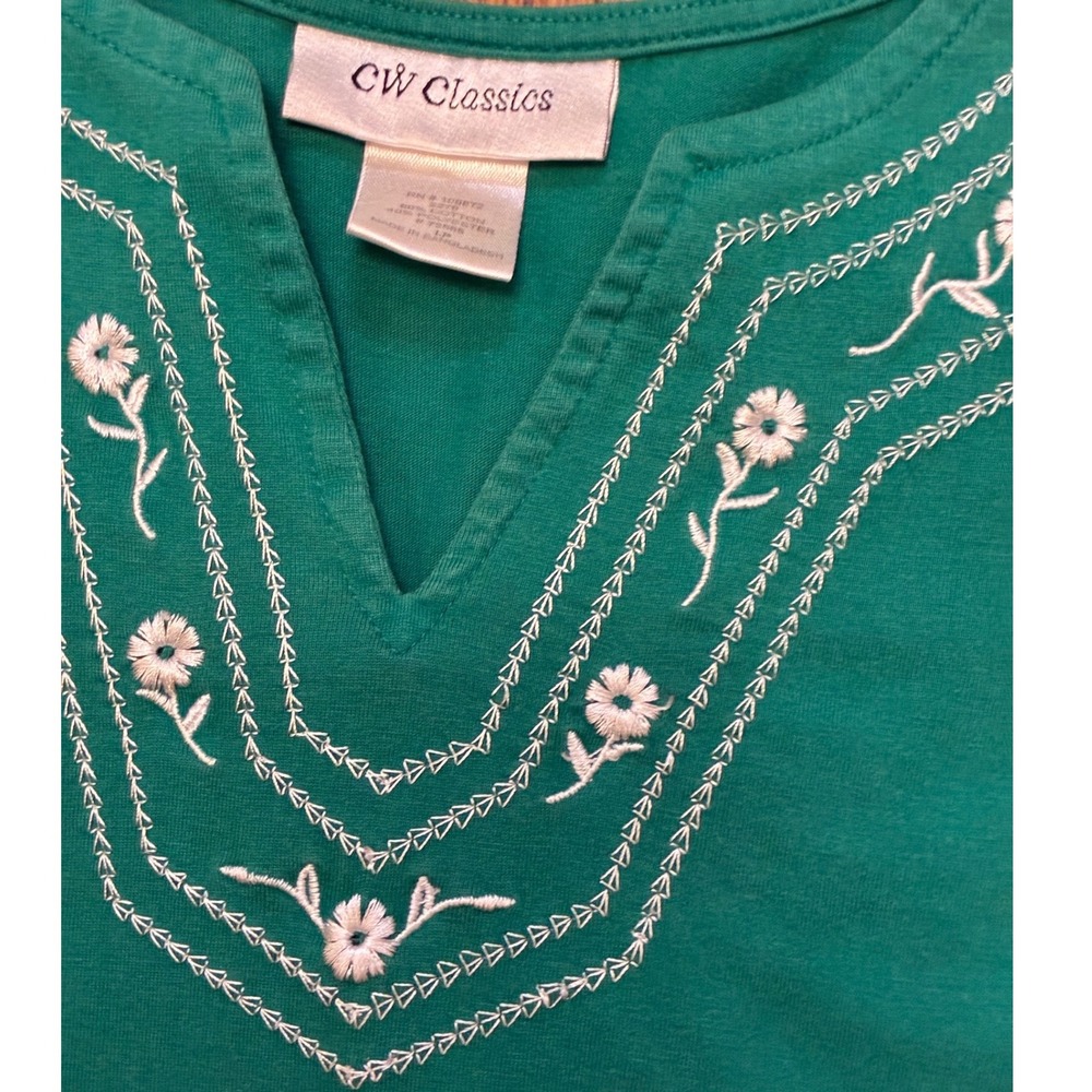 CW Classics Vintage Green Embroidered Floral V-Neck Short Sleeve Top Size LP